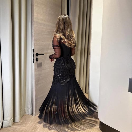 فستان سهرة أسود مطرّز بكشاكش تَول راقية