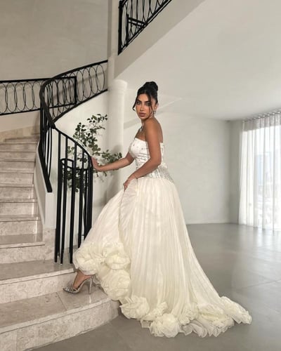 فستان باربي ابيض