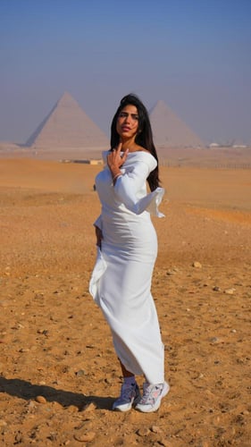 فستان ابيض ناعم