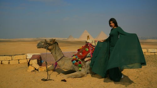 فستان اخضر ناعم