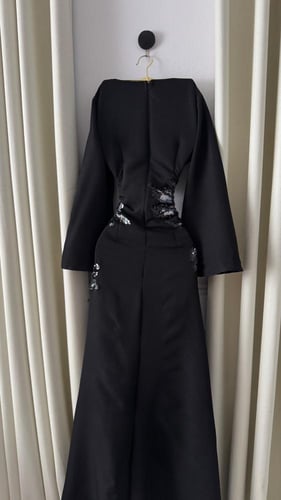 فستان باربي مطور بكلفة فاخرة ولمعة ترتر فضي