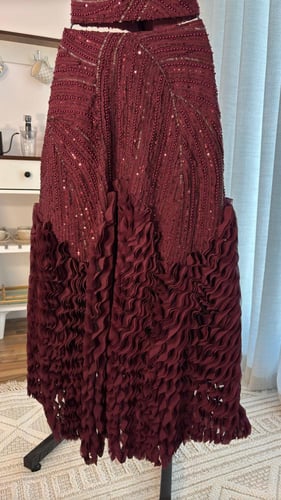 طقم إيلين برغندي لامع