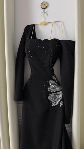 فستان باربي فاخر بتطريز يدوي وكلفة لامعة – أناقة ا...