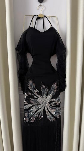 فستان سهرة أسود باربي بتطريز وكلفة وهدب فاخر