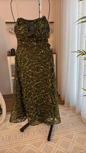 فستان ميد التفاحي بالترتر