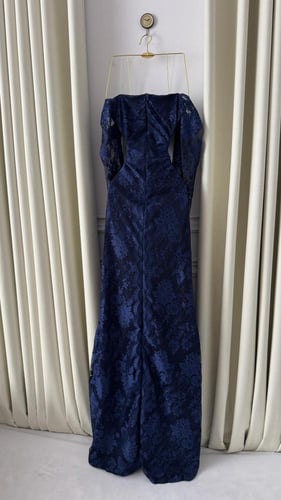 فستان دانتيل فاخر بطبقات متدرجة – أنوثة ملكية بلون...