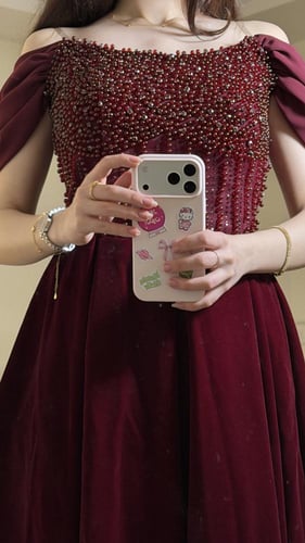 فستان نــور العقيق