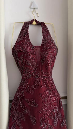 فستان شيفون سهرة مطرز بالخرز – لون عنّابي فاخر