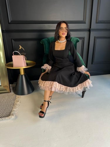 فستان اسود فخم قصير