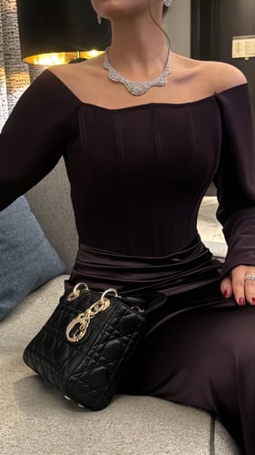 فستان ناعم اكمام طويله