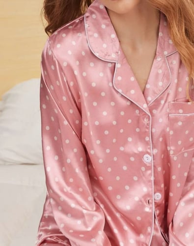 طقم بجامه وردي منقط