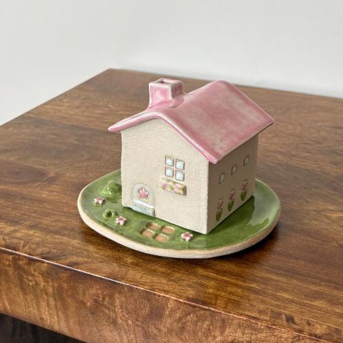 مبخرة كوخ الورد