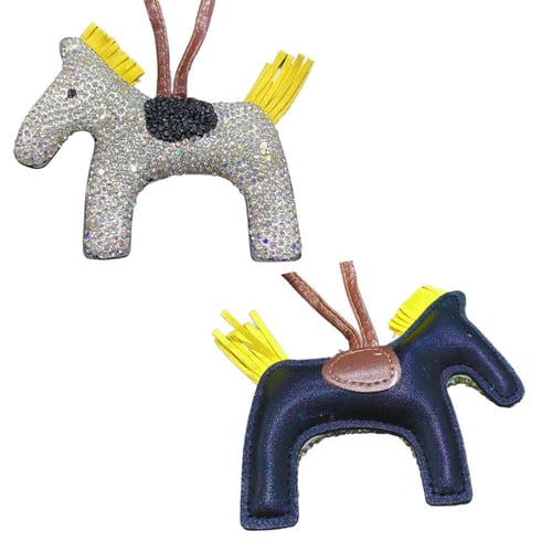 تعليقة حصان كريستال