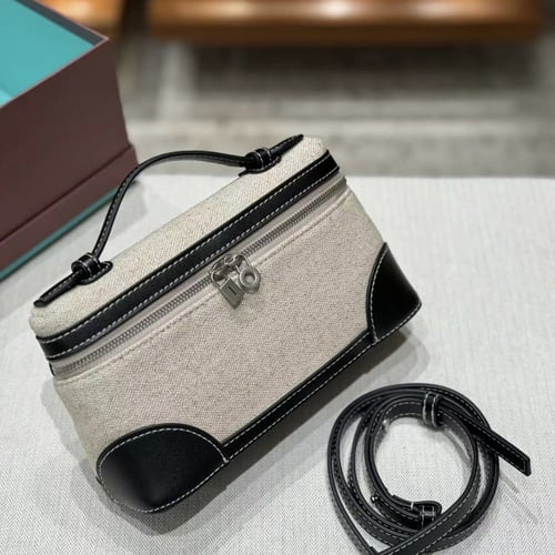 لورو بيانا | أسود