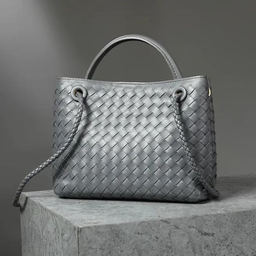 بوتيغا انديامو | رمادي