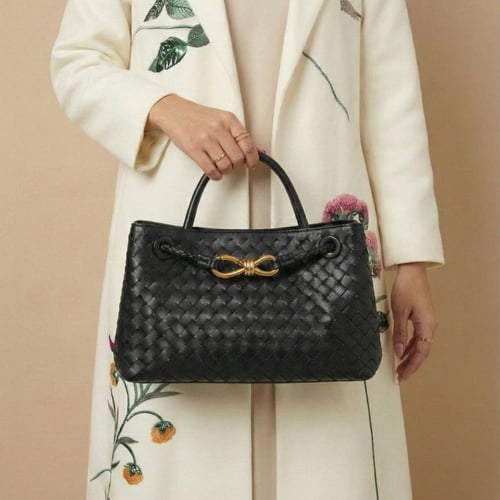 انديامو ايست ويست | أسود