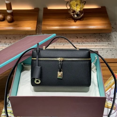 لورو بيانا | أسود