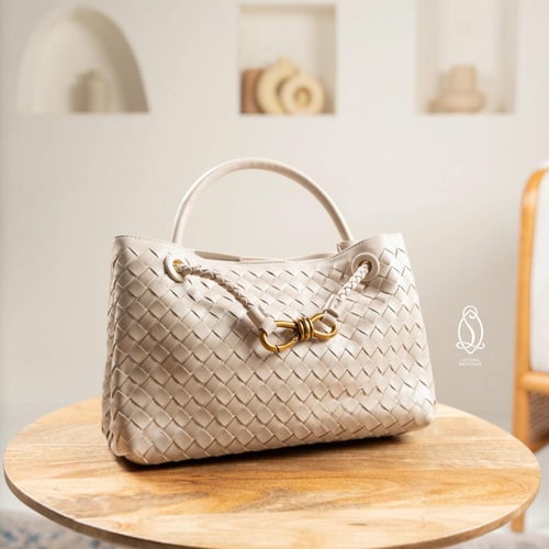 انديامو ايست ويست | بيج