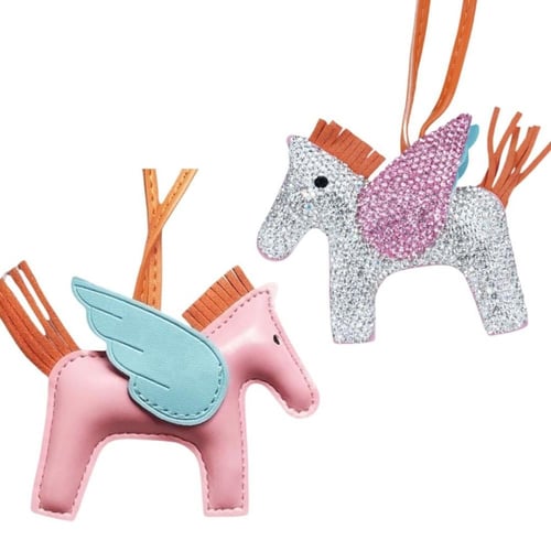 تعليقة حصان كريستال