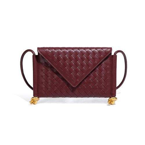 بوتيغا سوليستيس | عنابي