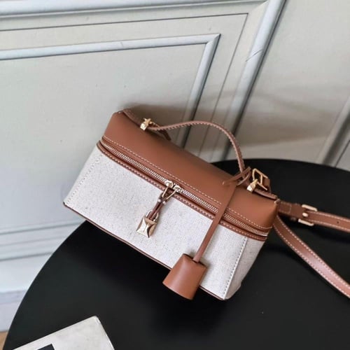 لورو باق | كانفاس