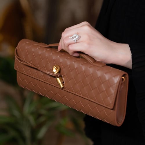 لونق كلاتش انديامو | عسلي