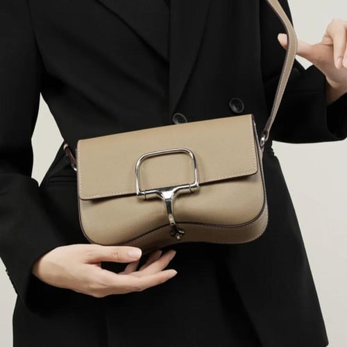 ديلا كافاليرا | أسود