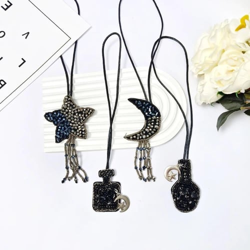 تعليقة هلال خرز