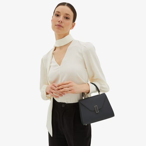 فاليكسترا | أسود