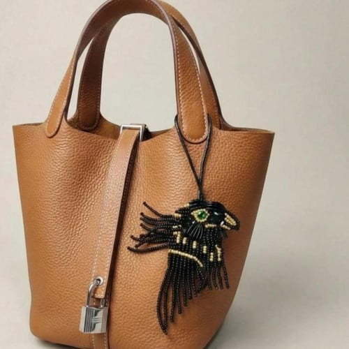 تعليقة صقر خرز