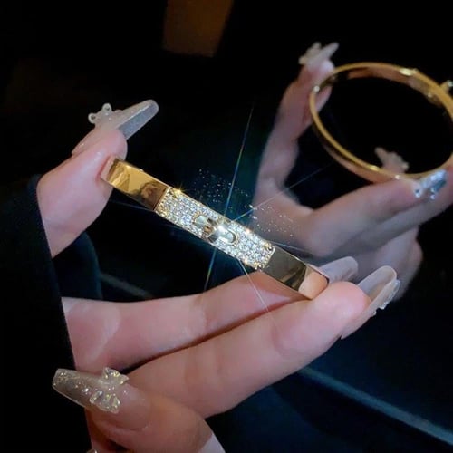 اسورة كيلي ذهبي