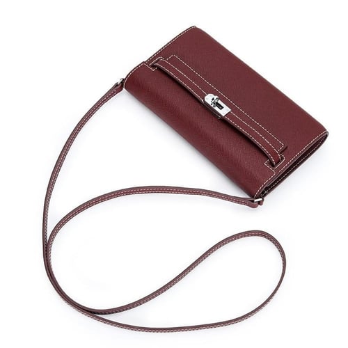 كيلي واليت | عنابي