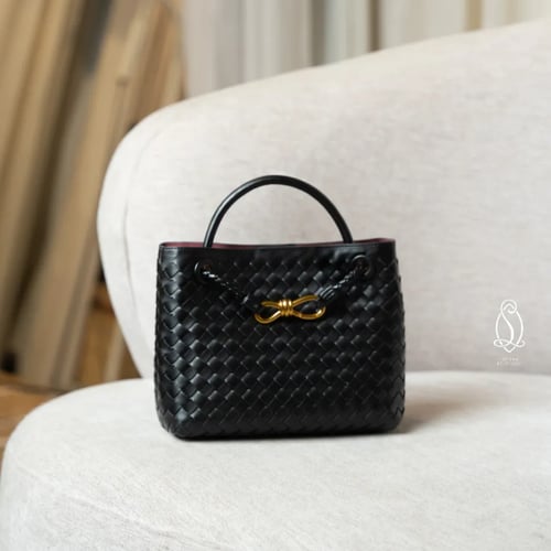 بوتيغا انديامو | أسود