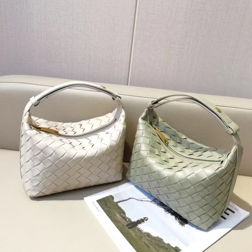 بوتيغا واليس | أخضر