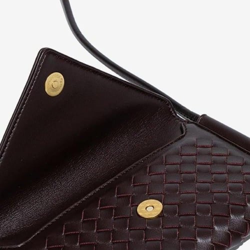 بوتيغا سوليستيس | عنابي