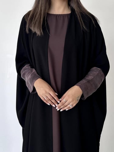 عباية كريب ملكي و حرير ياباني بقصة نصف بشت