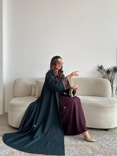 عباية كريب و قطن كشميري بقصة نصف كلوش