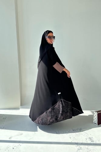 عباية كريب مع تدخيلة أوبل بقصة نصف كلوش