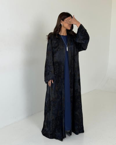 عباية حرير جاكار تركي مشجر بقصة كلوش