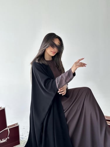 عباية كريب ملكي و حرير ياباني بقصة نصف بشت