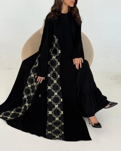 عباية كريب أسود مع تطريز هندي بقصة نصف كلوش