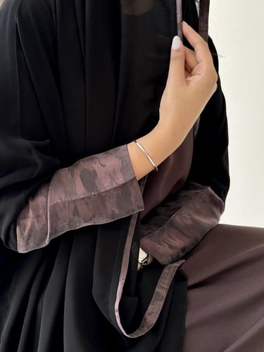 عباية كريب ملكي و حرير ياباني بقصة نصف بشت