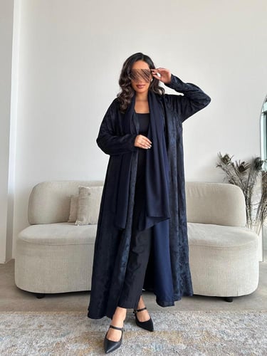 عباية جاكار ناعم مبطن بقصة كلوش