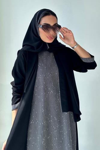 عباية كريب مع فستان داخلي مقلم مشبوك بالعباية بقصة...