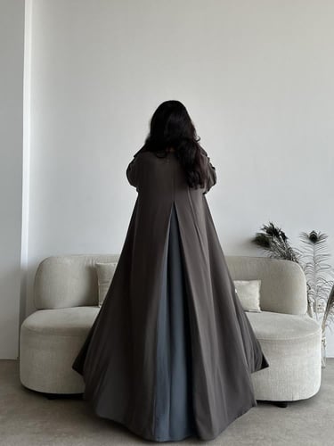 عباية كريب ناعم بقصة كلوش