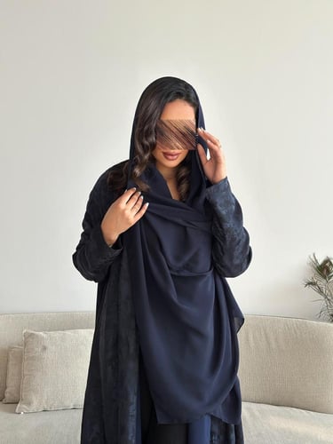 عباية جاكار ناعم مبطن بقصة كلوش