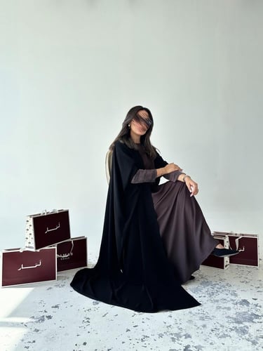 عباية كريب ملكي و حرير ياباني بقصة نصف بشت