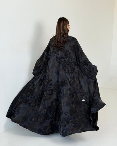 عباية حرير جاكار تركي مشجر بقصة كلوش