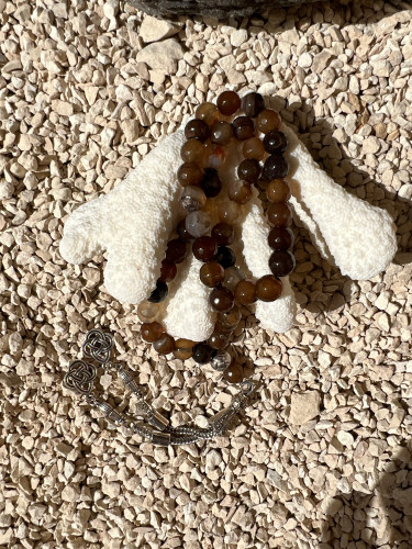 سبحة حجر طبيعي