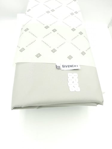 قماش جيفنشي صيفي لون سلفر فاتح